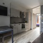 Maxi House Apartment Desenzano del Garda